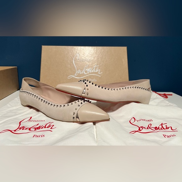 Christian Louboutin Nappa Suede Spikes Duvettina Ballerina Flats 39 Leche (NWT) - Picture 2 of 10